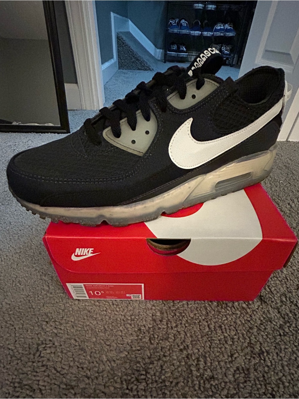 Nike Air Max 90 Terrascape Men’s Black/White Running Shoe 10.5!!